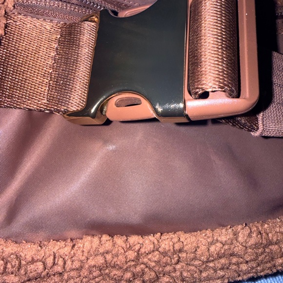 Lululemon Everywhere Fleece Belt Bag 1L – Brown / Earth - Picture 10 of 11